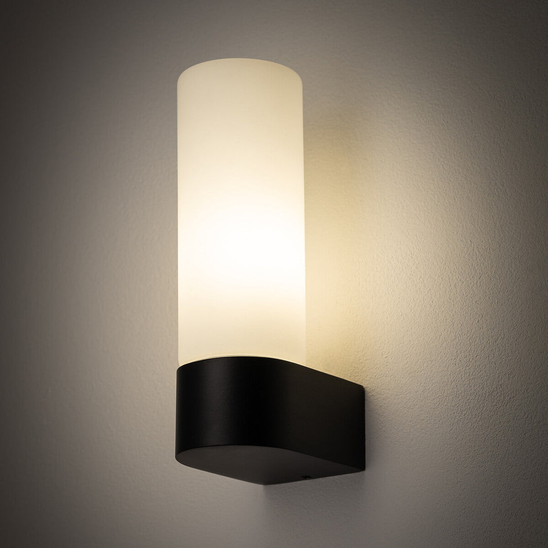 Natalie vegglampe enkel IP44-Baderomsbelysning vegglamper-Nowodvorski-Opal/Svart-N-10725-Lightup.no