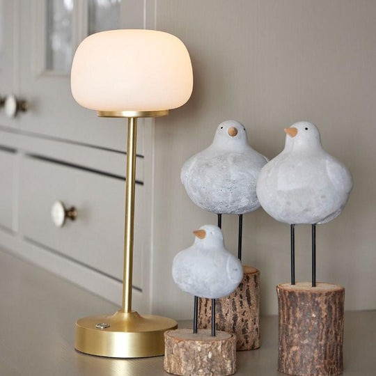 Nellie bordlampe - Oppladbar-Bordlamper-Ms - belysning-Hvit / Messingfarget-9400000502-Lightup.no