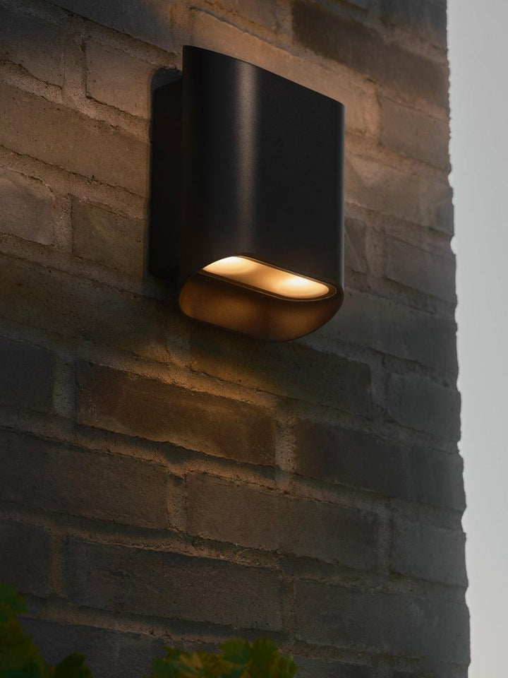 Nico 22 Round Maxi vegglampe utendørs opp/ned IP54 GU10-Utebelysning vegg opp og ned-Nordlux-Svart-2618191003-Lightup.no
