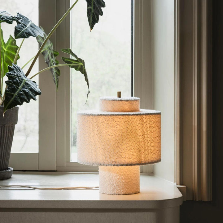 Noah bordlampe-Bordlamper-Globen Lighting-Hvit bouclé-716308-Lightup.no