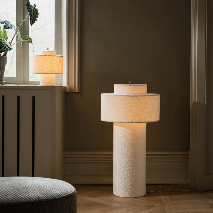 Noah gulvlampe-Gulvlamper-Globen Lighting-Hvit bouclé-706308-Lightup.no