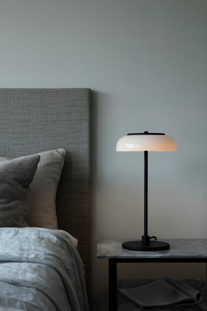 Nuura Blossi bordlampe - svart-Bordlamper-Nuura-Svart-Nua__2028010-Lightup.no