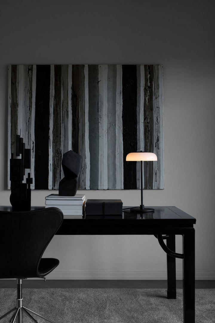 Nuura Blossi bordlampe - svart-Bordlamper-Nuura-Svart-Nua__2028010-Lightup.no