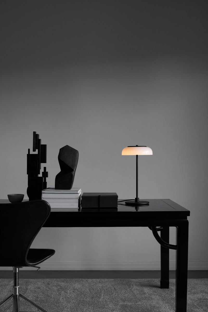 Nuura Blossi bordlampe - svart-Bordlamper-Nuura-Svart-Nua__2028010-Lightup.no