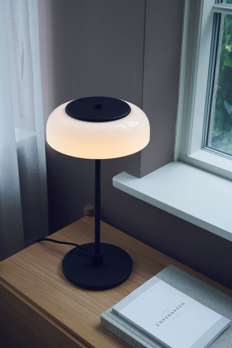 Nuura Blossi bordlampe - svart-Bordlamper-Nuura-Svart-Nua__2028010-Lightup.no