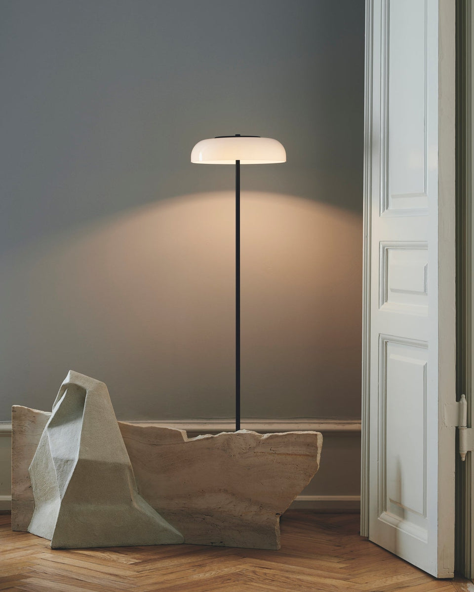 Nuura Blossi gulvlampe svart-Gulvlamper-Nuura-Svart-Nua__2027007-Lightup.no