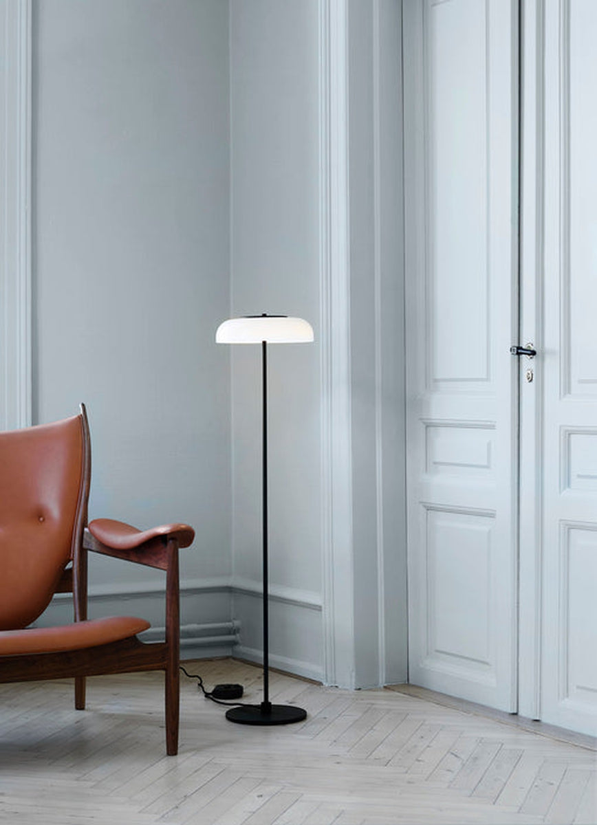Nuura Blossi gulvlampe svart-Gulvlamper-Nuura-Svart-Nua__2027007-Lightup.no