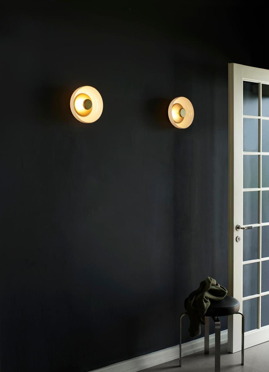 Nuura Blossi vegglampe/taklampe-Vegglamper-Nuura-Messing / Opal-Nua__2026006-Lightup.no