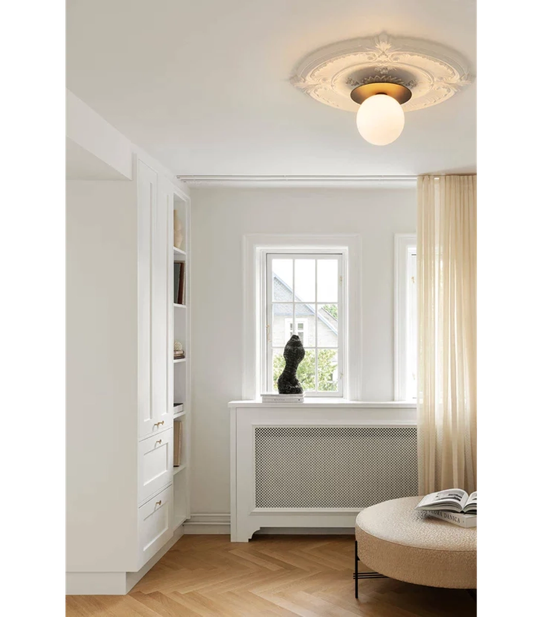 Nuura Liila 1 vegglampe/taklampe - large - svart / opal-Vegglamper-Nuura-Svart / Opal-Nua__2046032-Lightup.no