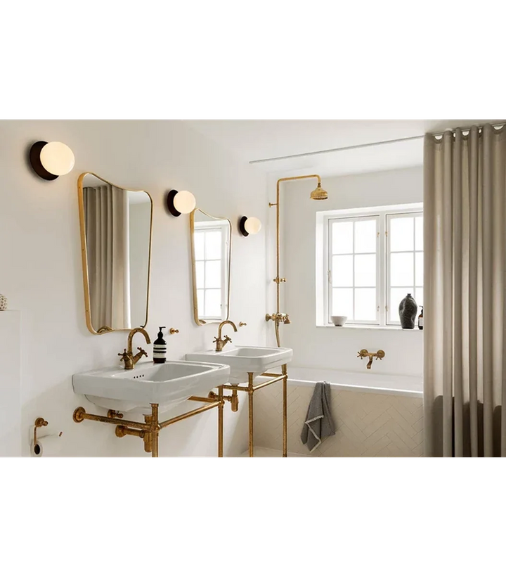 Nuura Liila 1 vegglampe/taklampe - medium-Vegglamper-Nuura-Svart / Opal-Nua__2046028-Lightup.no