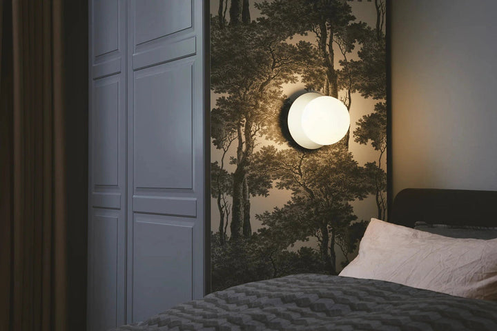 Nuura Liila 1 vegglampe/taklampe - medium - light silver / opal-Vegglamper-Nuura-Krom / Opal-Nua__2046004-Lightup.no