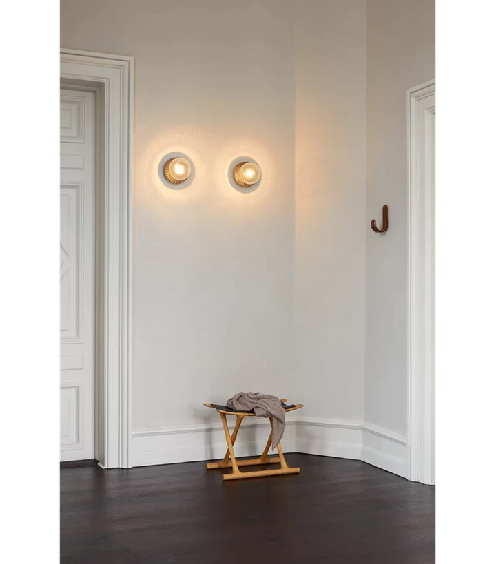 Nuura Liila 1 vegglampe/taklampe - medium - svart / optic-Vegglamper-Nuura-Svart-Nua__2046026-Lightup.no