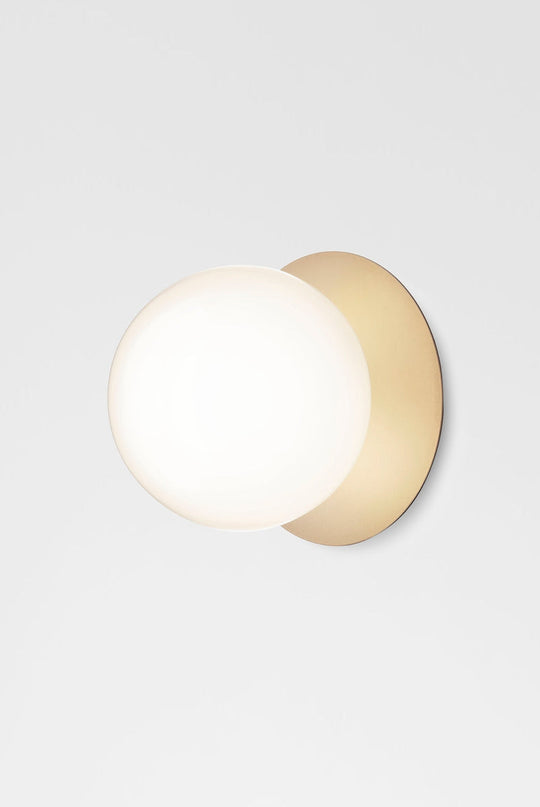 Nuura Liila 1 vegglampe/taklampe - small - nordic gold / opal-Vegglamper-Nuura-Messing-Nua__2046051-Lightup.no