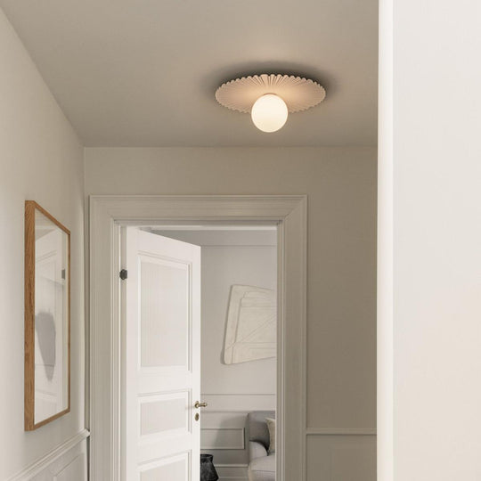 Nuura Liila Muuse vegglampe/taklampe - medium-Vegglamper-Nuura-Hvit / Opal-Nua__2046070-Lightup.no