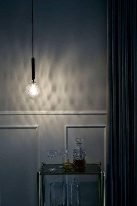 Nuura Miira 1 svart/optikk-Takpendler-Nuura-Svart-Nua__2033001-Lightup.no