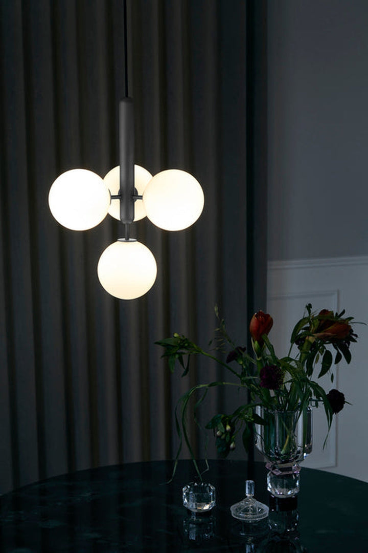 Nuura Miira 4 svart/opal-Takpendler-Nuura-Svart / Opal-Nua__2031006-Lightup.no