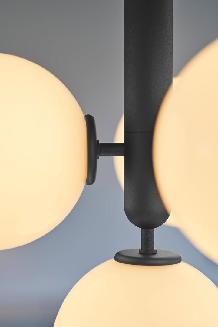 Nuura Miira 4 svart/opal-Takpendler-Nuura-Svart / Opal-Nua__2031006-Lightup.no