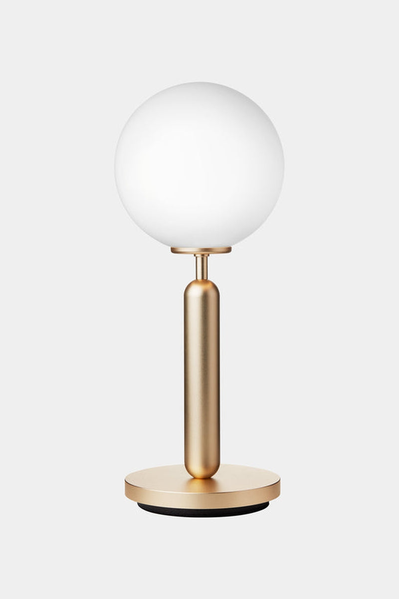 Nuura Miira bordlampe messing / opal-Bordlamper-Nuura-Messing-Nua__2038004-Lightup.no