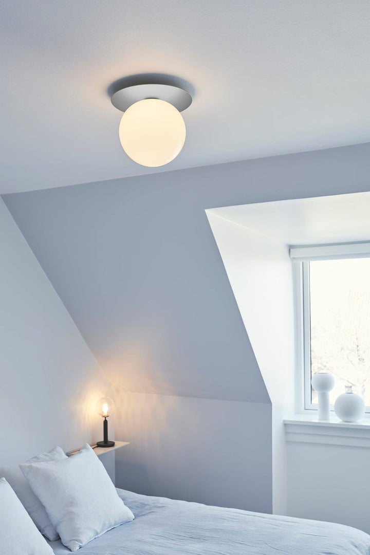 Nuura Miira bordlampe svart / optikk-Bordlamper-Nuura-Svart-Nua__2038001-Lightup.no