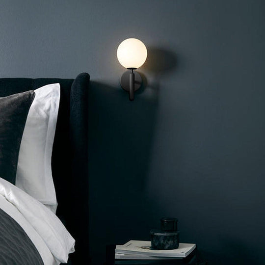 Nuura Miira vegglampe-Vegglamper-Nuura-Svart / Opal-Nua__2035002-Lightup.no