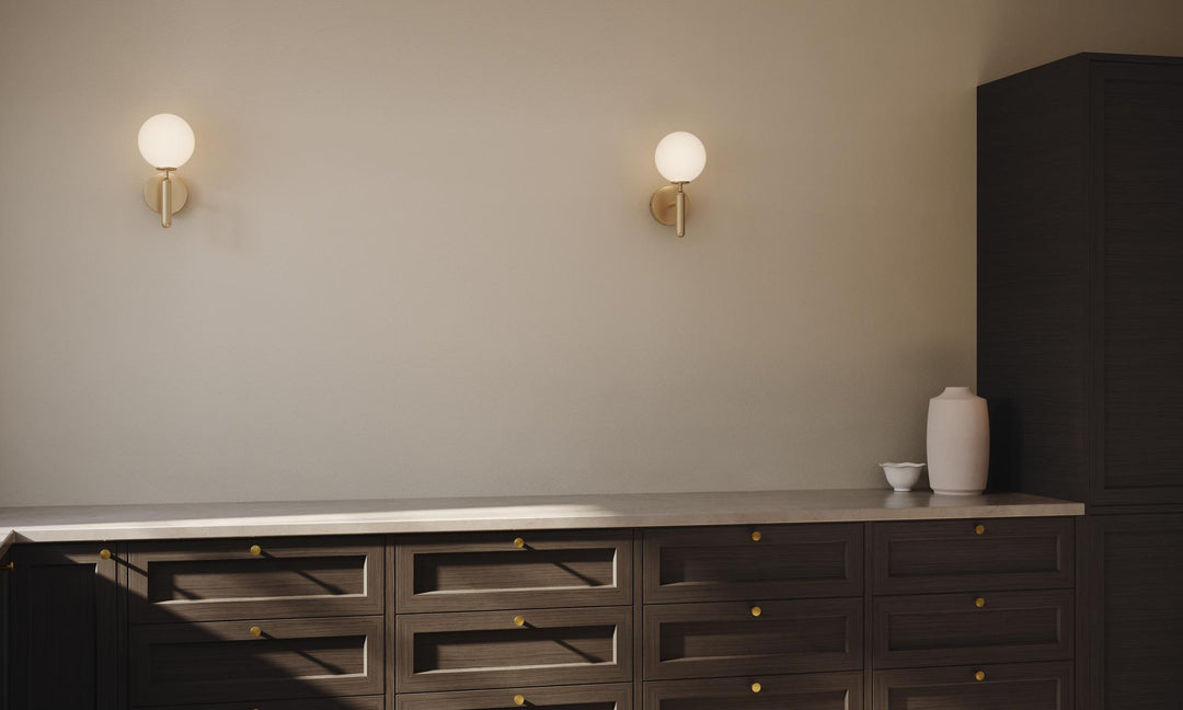 Nuura Miira vegglampe-Vegglamper-Nuura-Svart / Opal-Nua__2035002-Lightup.no
