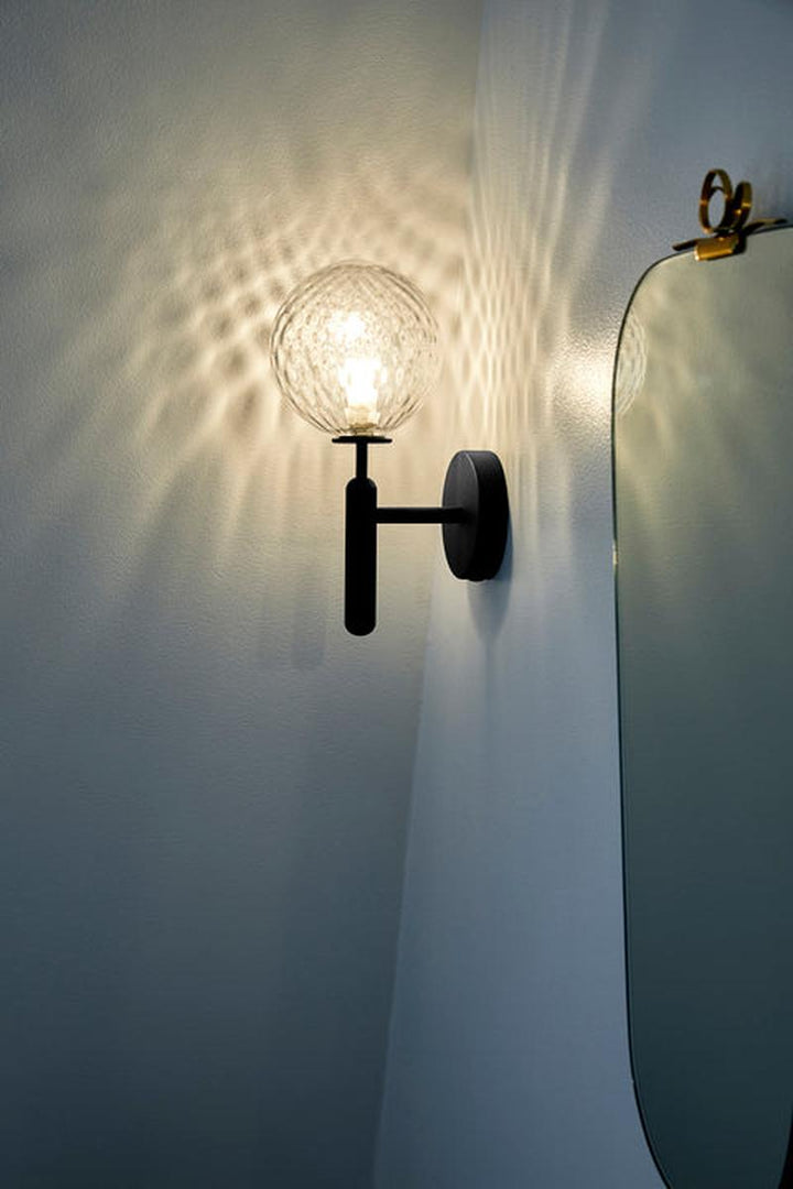Nuura Miira vegglampe-Vegglamper-Nuura-Svart / Opal-Nua__2035002-Lightup.no