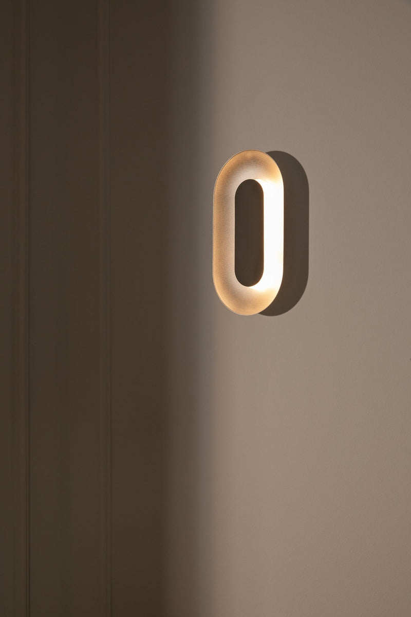Nuura Sasi Small vegglampe - Sølv - Nua__2085003 - Lightup.no