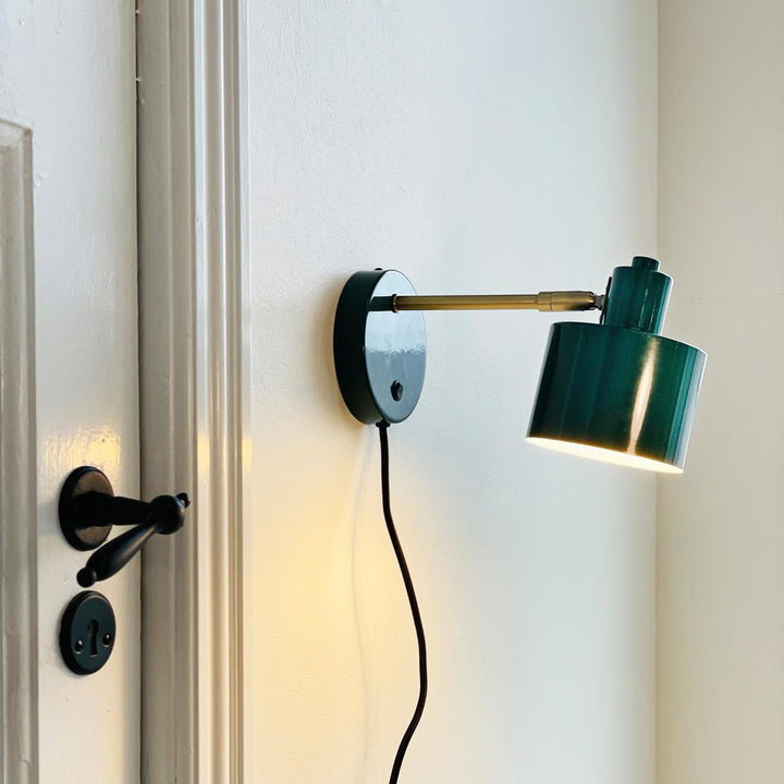 Ocean vegglampe-Vegglamper-Dyberg Larsen-Rød / messing-DL-9259-Lightup.no