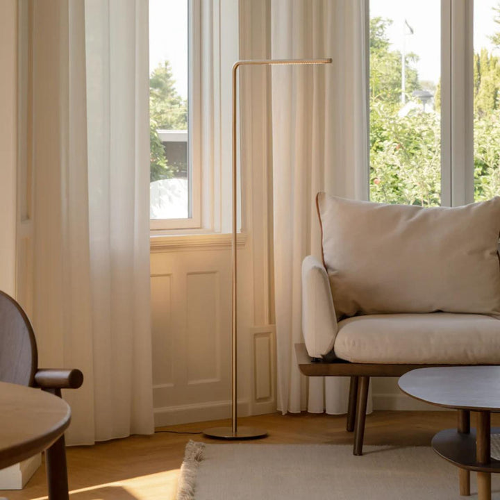 Omni gulvlampe-Gulvlamper-Umage-Messing-2246-Lightup.no