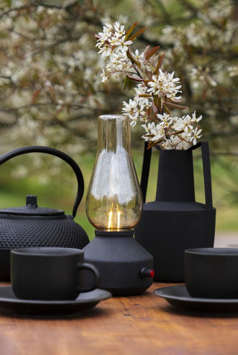 Oppladbar bordlampe med røykfarget glass og dimmer – IP44-Utebelysning Hagebelysning-Konstsmide-Hvit-4130-205-Lightup.no