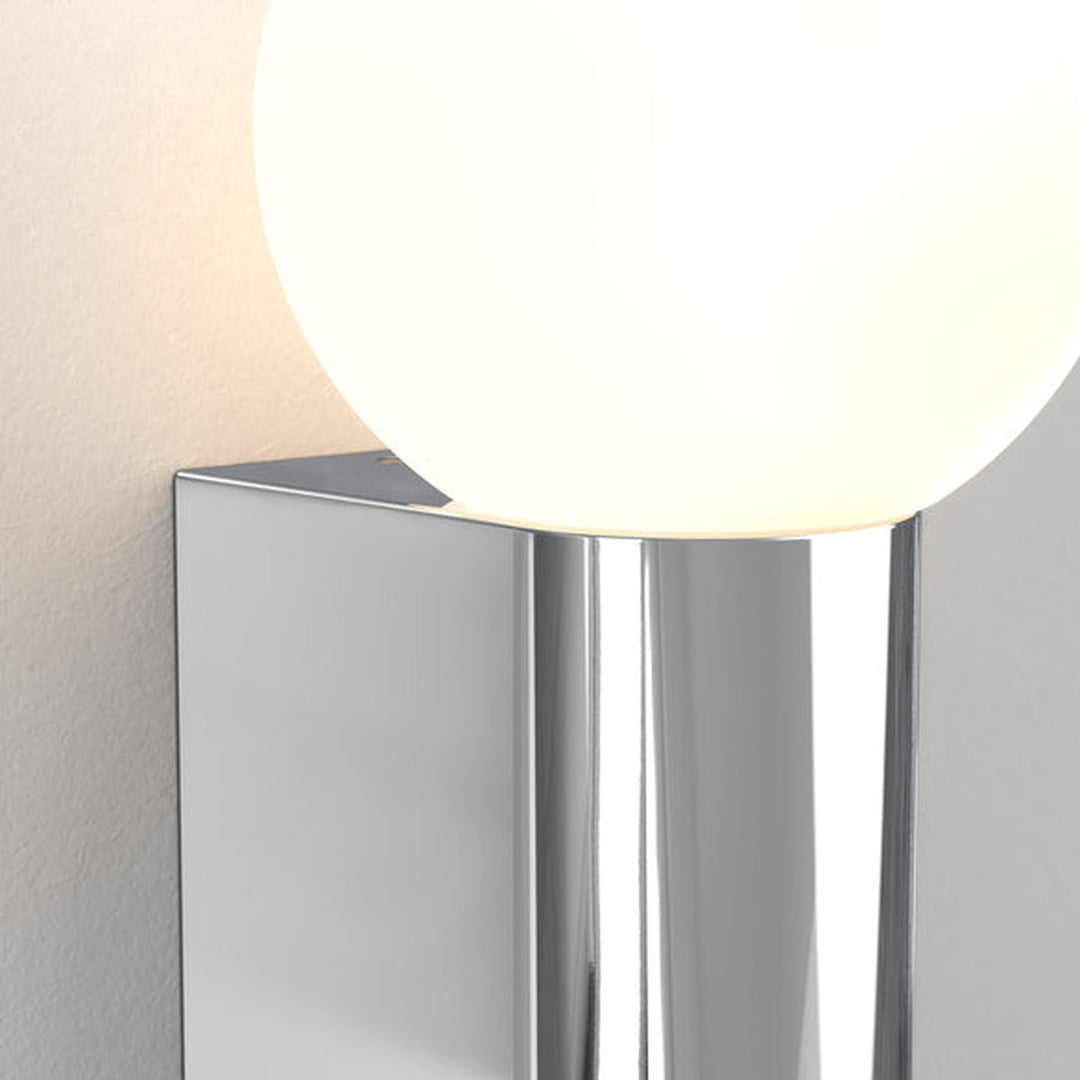 Ortona Single vegglampe IP44-Baderomsbelysning vegglamper-Astro Lighting-Svart / Opal-Asg__1459005-Lightup.no