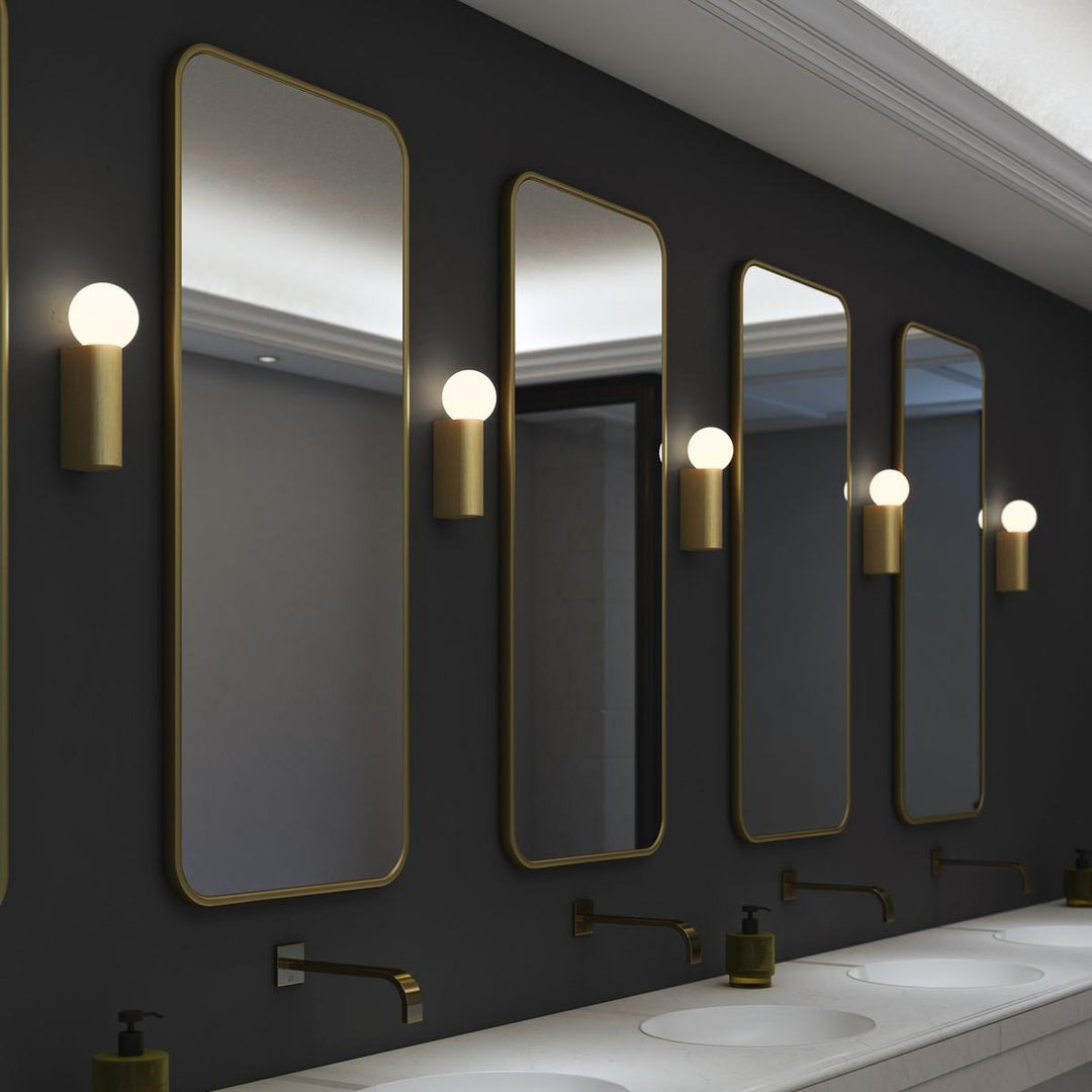 Ortona Single vegglampe IP44-Baderomsbelysning vegglamper-Astro Lighting-Svart / Opal-Asg__1459005-Lightup.no