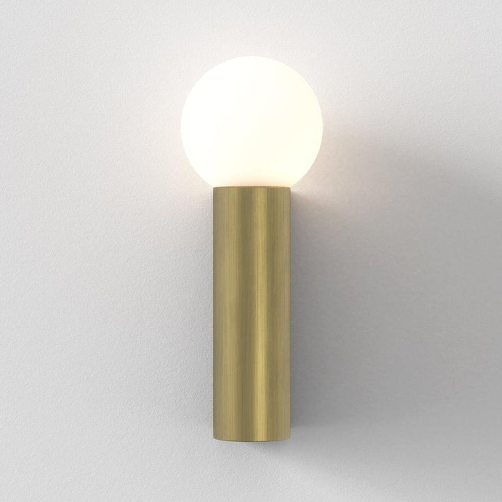 Ortona Single vegglampe IP44-Baderomsbelysning vegglamper-Astro Lighting-Svart / Opal-Asg__1459005-Lightup.no