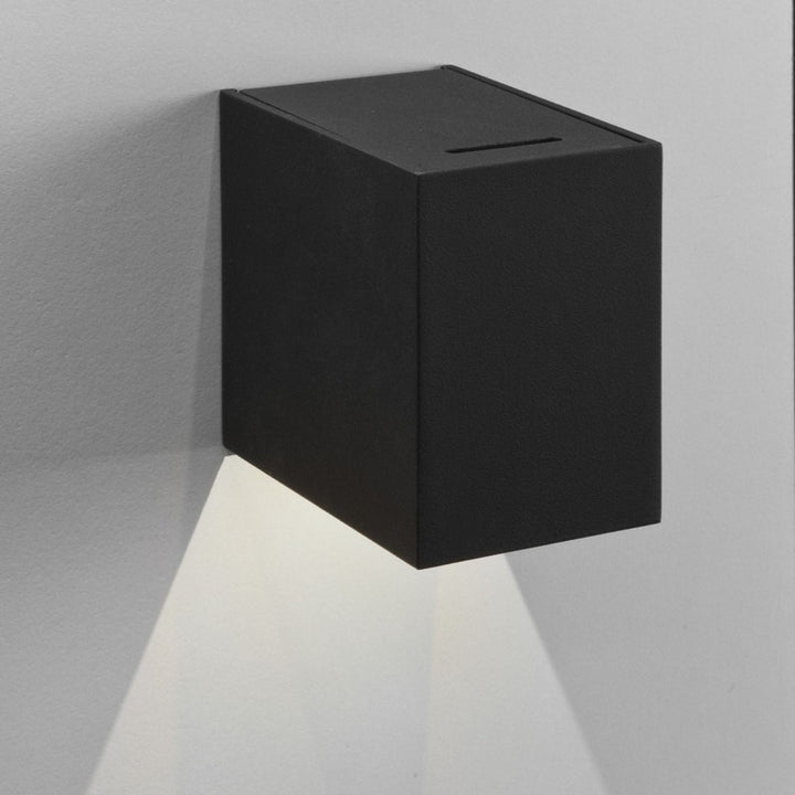 Oslo 100 vegglampe utendørs led - Svart-Utebelysning vegg opp og ned-Astro Lighting-Svart-Asg__1298004-Lightup.no