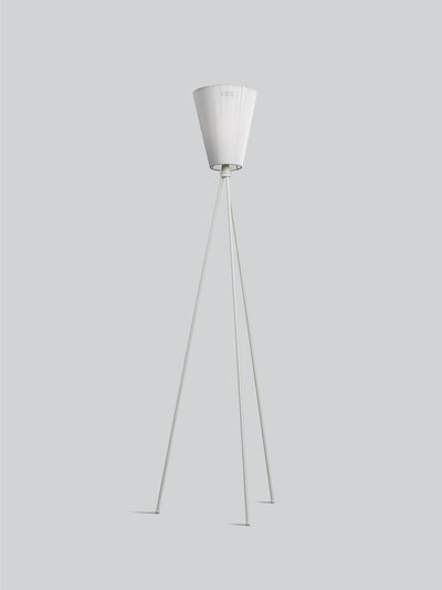 Oslo Wood gulvlampe lysegrå med skjerm-Gulvlamper-Northern-Karamell-NOn__187+166-Lightup.no