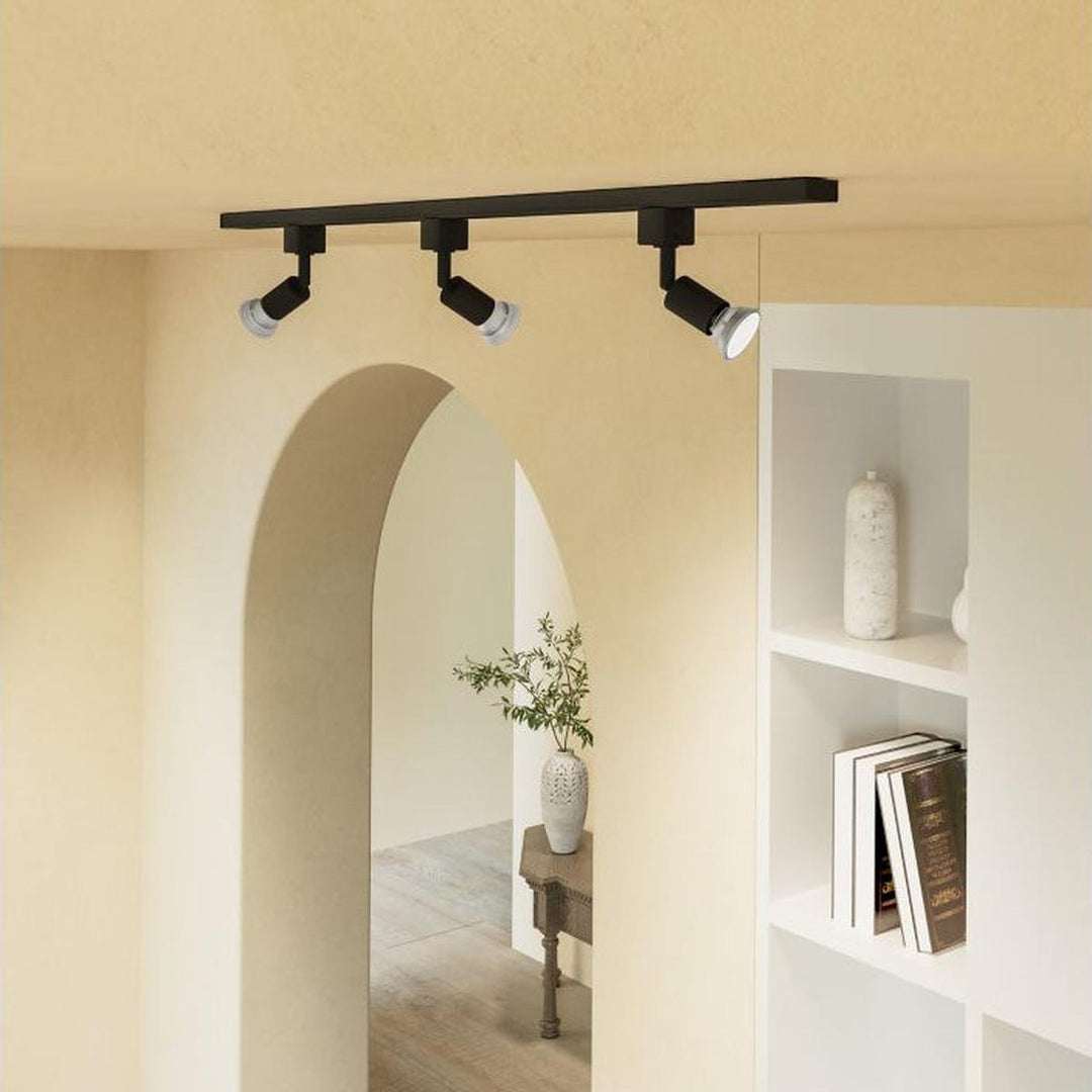 Philips EasyLink Tobia spotskinne med 3 spotter - 1 meter-Spotskinner 230V-Philips-Svart-929004723301-Lightup.no