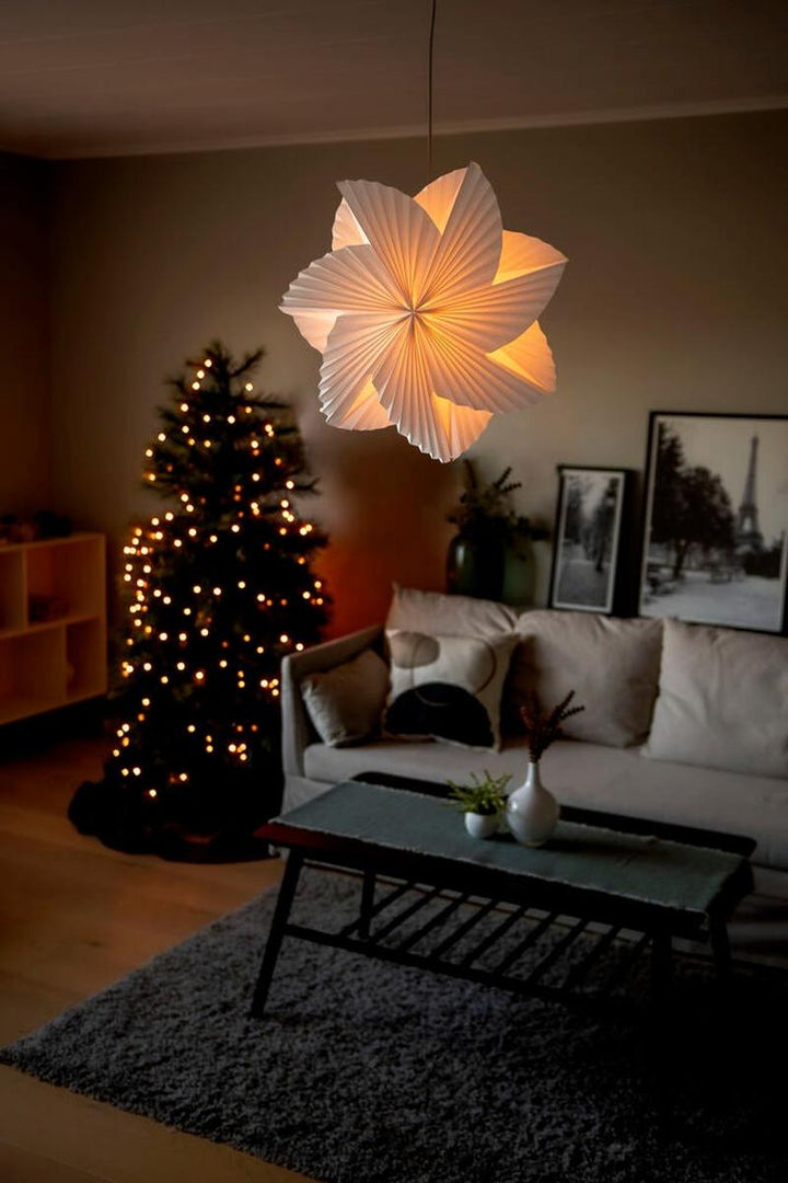 Plissert adventsstjerne i papir – 60 cm – Hvit-Julebelysning adventstjerne-Konstsmide-Hvit-5948-200-Lightup.no