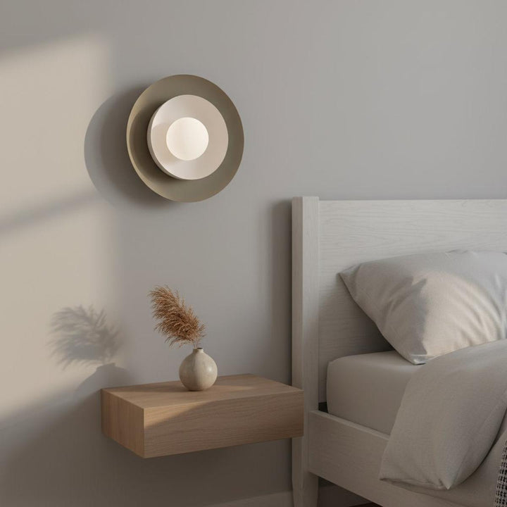 Poppi vegglampe-Vegglamper-Emibig-Mokka / Hvit-1520/K1-Lightup.no