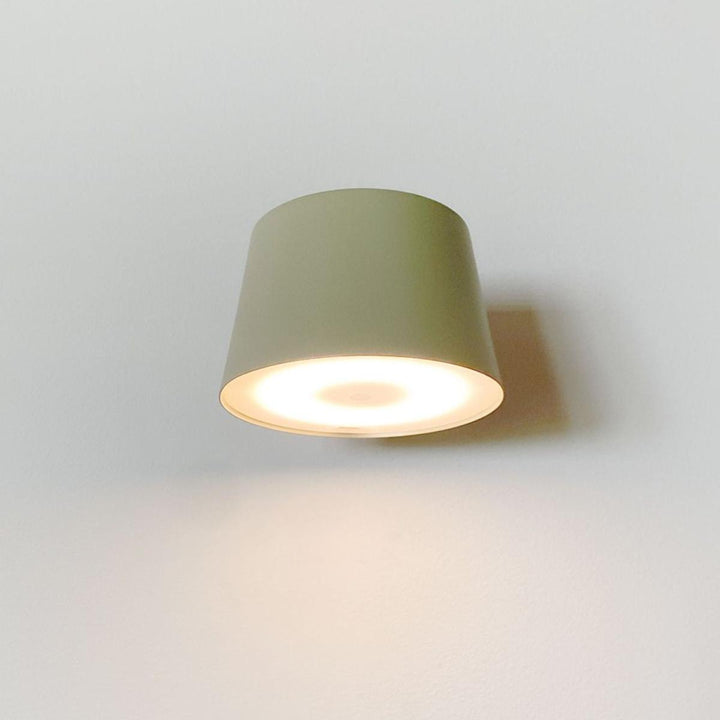 Recharge vegglampe-Vegglamper-Luminor-Støvet grønn-5714198600977-Lightup.no
