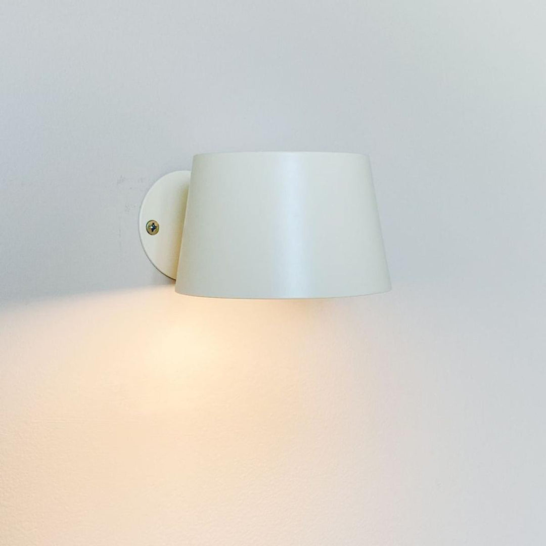 Recharge vegglampe-Vegglamper-Luminor-Støvet grønn-5714198600977-Lightup.no