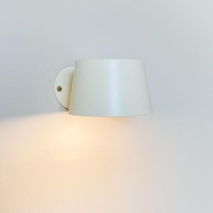 Recharge vegglampe-Vegglamper-Luminor-Støvet grønn-5714198600977-Lightup.no