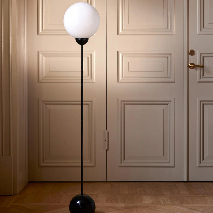 Ripley gulvlampe-Gulvlamper-Globen Lighting-Svart-604811-Lightup.no
