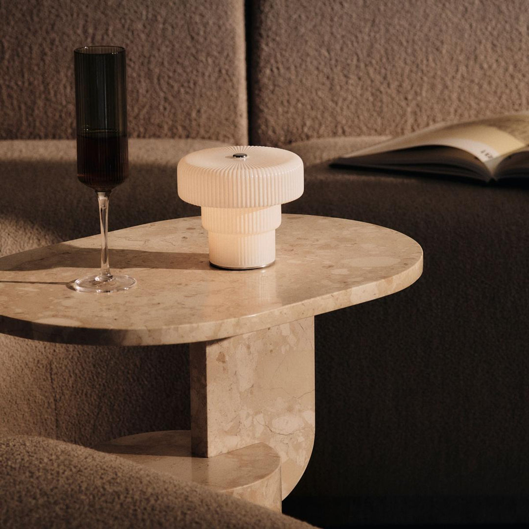 Ripple bærbar bordlampe-Bordlamper-Ferm Living-Hvit-Feg__1104272107-Lightup.no