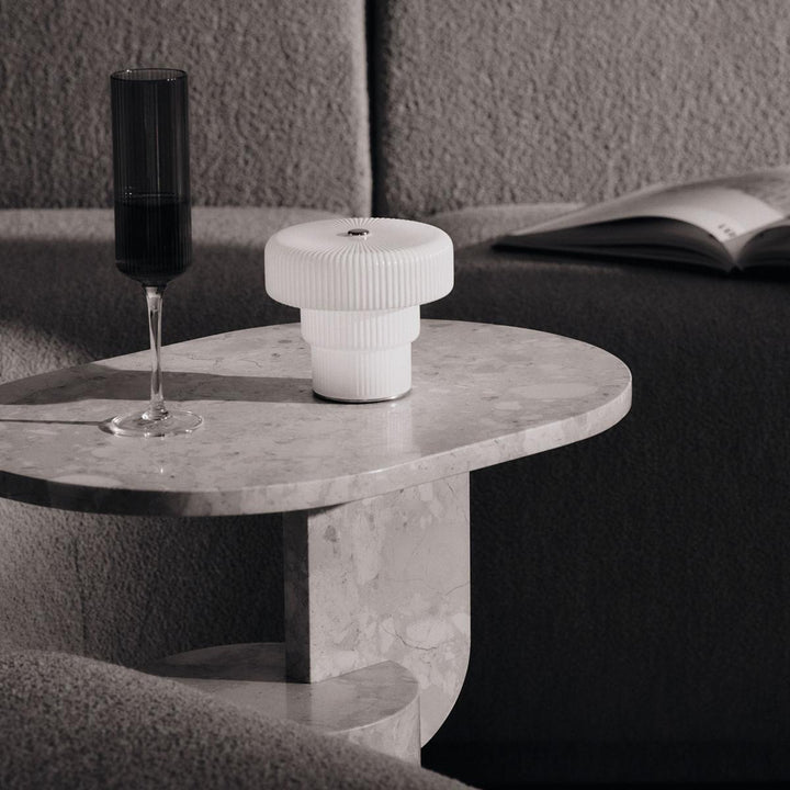 Ripple bærbar bordlampe-Bordlamper-Ferm Living-Hvit-Feg__1104272107-Lightup.no