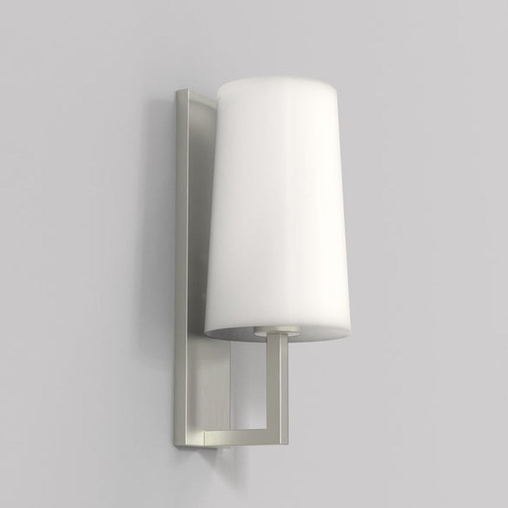 Riva 350 vegglampe baderom IP44 med glass skjerm-Baderomsbelysning vegglamper-Astro Lighting-Krom / Opal-Asg__1214001+5018007-Lightup.no