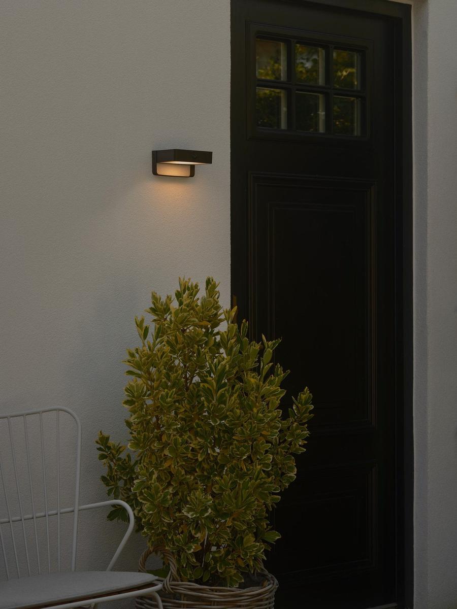 Saulio solar vegglampe utendørs 4,4W 3000 Kelvin - Solcelle-Utebelysning vegg opp og ned-Nordlux-Svart-2518251003-Lightup.no