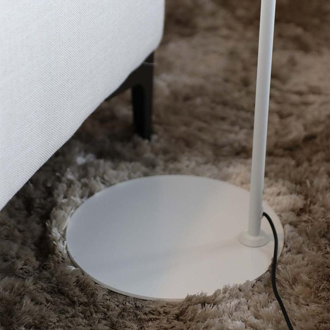 Slim gulvlampe-Gulvlamper-Luminor-Svart-5714198600717-Lightup.no