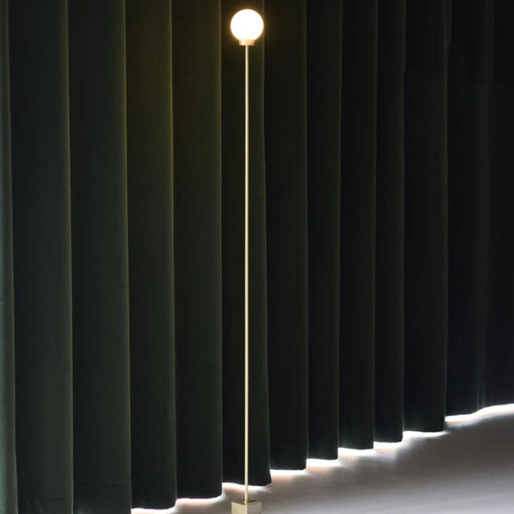 Snowball portable gulvlampe-Gulvlamper-Northern-Grå/Beige-Non__755-Lightup.no