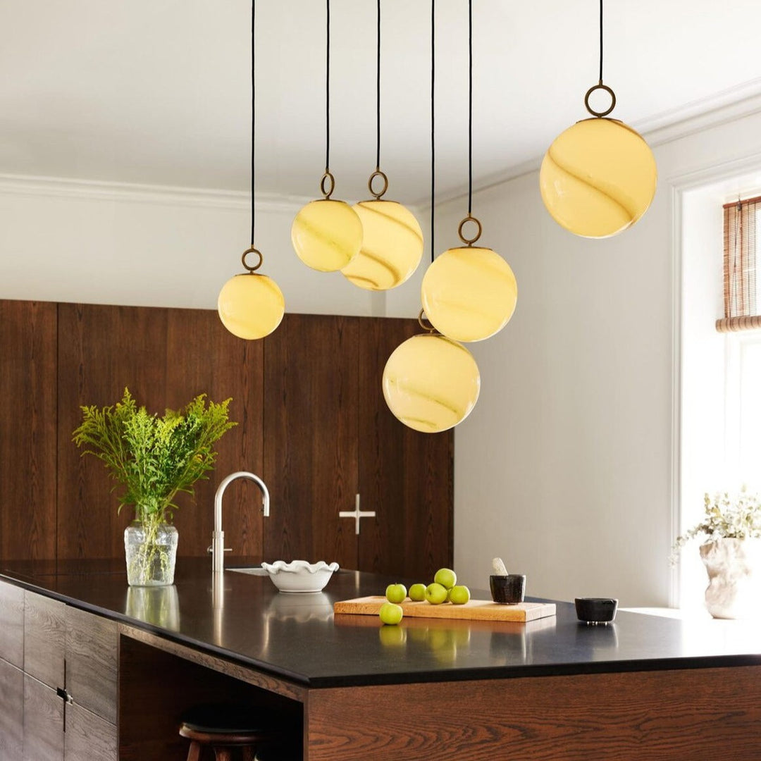 Stockholm takpendel Ø18 cm-Takpendler-Halo Designs-Opal/Marmorbrun-5705639745555-Lightup.no