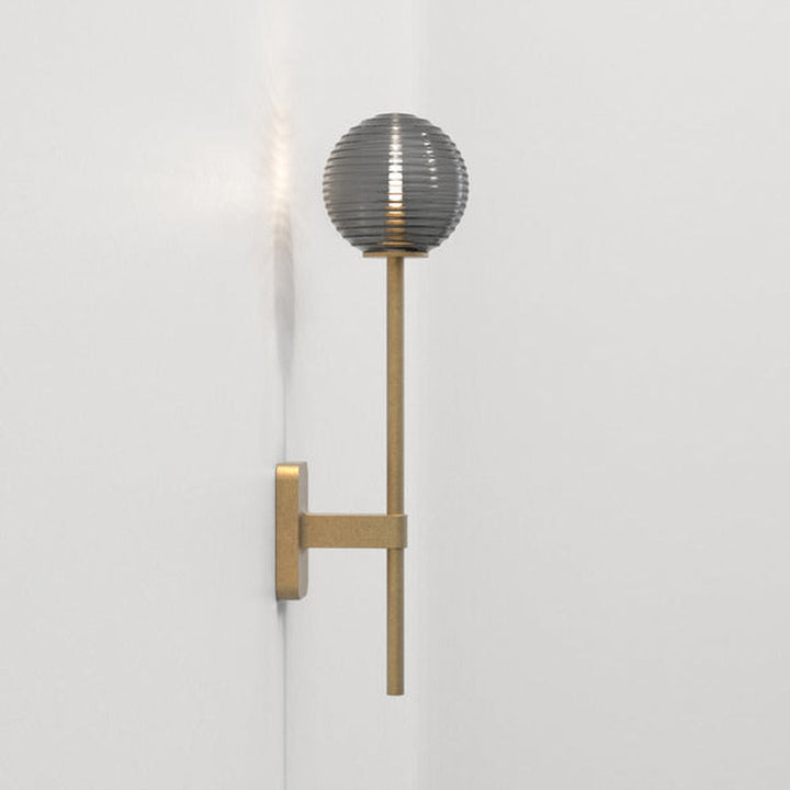 Tacoma Single Grande vegglampe IP44 - Antikk Messing/Røykfarget kuppel-Baderomsbelysning vegglamper-Astro Lighting-Antikk messing / Røyk-Asg__1429009+5036005-Lightup.no